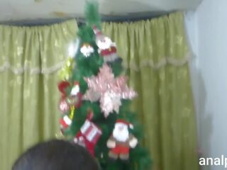 !merry vánoce! lahodný neuvěřitelný latina je v prdeli v the prdel kdy ona byl decorating a vánoce strom x jmenovitý klip pořady
