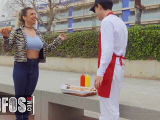Mofos - jordi ел nino polla продава hotdog на на улица но shaynna lassie иска негов реален hotdog