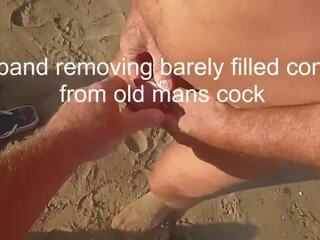 Wrinkly стар мъж чука млад съпруга на плаж: безплатно hd възрастен видео 56