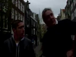 Šťastný turista dostane na vybrať ktorý prostitútka on chce v amsterdam