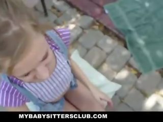 Mybabysittersclub - zierlich baby sitter erwischt masturbieren