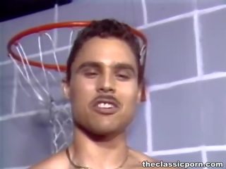 Basketboll ekip fucks një seductress