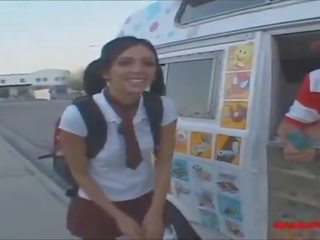 Gullibleteens.com icecream truck remaja knee tinggi putih sarung kaki mendapatkan putz creampie